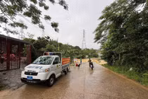 Mưa lớn gây ngập, chia cắt giao thông ở Quảng Trị