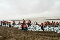 Phó Thủ tướng Trần Hồng Hà kiểm tra công tác ứng phó bão số 5 tại Hà Tĩnh