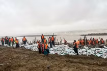 Phó Thủ tướng Trần Hồng Hà kiểm tra công tác ứng phó bão số 5 tại Hà Tĩnh