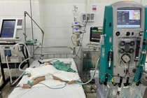 Cứu sống bệnh nhi nguy kịch do biến chứng tay chân miệng nặng