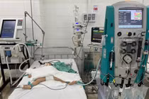 Cứu sống bệnh nhi nguy kịch do biến chứng tay chân miệng nặng