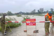 Hà Tĩnh tan hoang sau bão số 5 Kajiki, 1 người tử vong