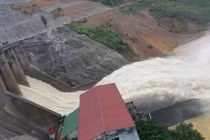 Nước liên tục đổ về, thuỷ điện Hố Hô xả lũ trên 1.100m³/s