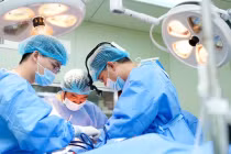 Cắt bỏ khối u ác tính xương hàm dưới cho bệnh nhi ở Huế