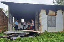 Sét đánh cháy nhà người phụ nữ nghèo ở Hà Tĩnh