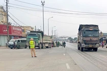 Va chạm với xe tải trên Quốc lộ 1A, người phụ nữ tử vong tại chỗ