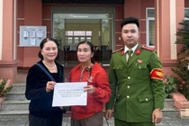 Nhận 300 triệu chuyển nhầm, người phụ nữ ở Quảng Trị tìm cách trả lại