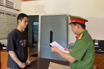 Khởi tố thanh niên làm 'chuyện người lớn' với bạn gái nhí