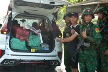Biên phòng Tây Ninh bắt quả tang vụ vận chuyển thuốc lá ngoại nhập lậu