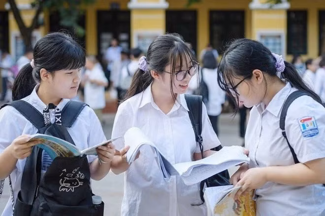 Áp lực thi vào lớp 10 khiến học sinh bỏ qua mùa hè vui chơi