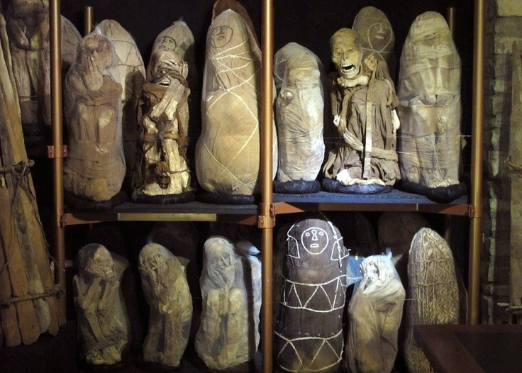 4. Lăng mộ chứa nhiều xác ướp cổ. Người Chachapoya có kỹ thuật ướp xác tinh vi, giúp bảo quản xác chết hàng thế kỷ trong điều kiện khô và mát của núi rừng. Ảnh: Pinterest.