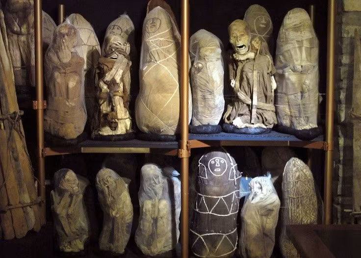 4. Lăng mộ chứa nhiều xác ướp cổ. Người Chachapoya có kỹ thuật ướp xác tinh vi, giúp bảo quản xác chết hàng thế kỷ trong điều kiện khô và mát của núi rừng. Ảnh: Pinterest.