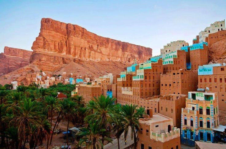 Cộng đồng dân cư mang bản sắc riêng. Người Socotra nói ngôn ngữ Soqotri cổ, thuộc nhóm ngôn ngữ Nam Ả Rập hiện đại, phản ánh lịch sử văn hóa lâu đời và tương đối tách biệt với phần còn lại của khu vực. Ảnh: Pinterest.