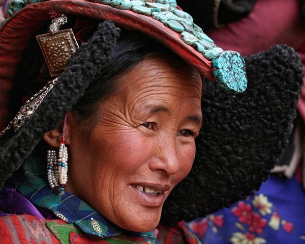 Đang đối mặt với biến đổi hiện đại. Sự phát triển du lịch và biến đổi khí hậu đang dần thay đổi lối sống truyền thống của cộng đồng Ladakhi. Ảnh: Pinterest.