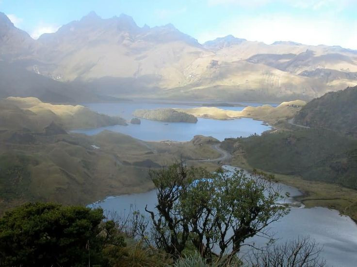 Di sản thế giới. Vườn quốc gia Sangay được UNESCO công nhận là Di sản Thiên nhiên Thế giới năm 1983 nhờ giá trị địa chất và sinh học độc đáo. Ảnh: Pinterest.