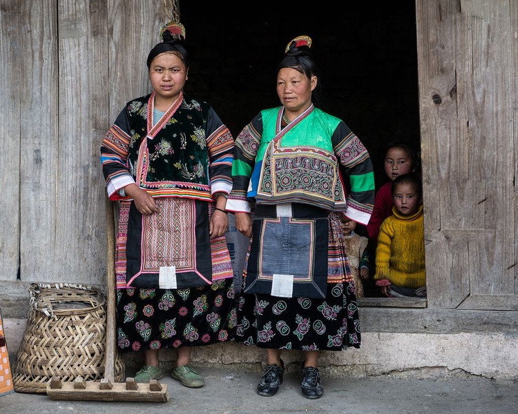 Những cuộc di cư nhỏ kéo dài nhiều thế kỷ. Không định cư cố định ở, các cộng đồng H’mông di chuyển từng đợt nhỏ trong hàng trăm năm, thích nghi dần với những vùng đất mới. Ảnh: Pinterest.