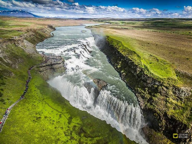 Chiều cao ấn tượng. Thác gồm hai tầng, tầng đầu cao khoảng 11 mét và tầng sau cao 21 mét, tạo nên tổng độ cao khoảng 32 mét. Ảnh: Pinterest.