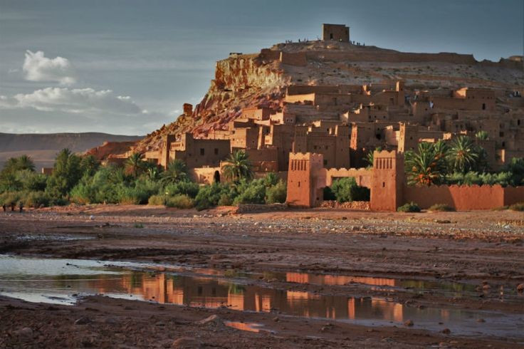 Di sản Thế giới được UNESCO công nhận. Ait-Ben-Haddou Ksar được UNESCO ghi danh Di sản Thế giới năm 1987 nhờ giá trị kiến trúc đất nện tiêu biểu của miền Nam Morocco. Ảnh: Pinterest.