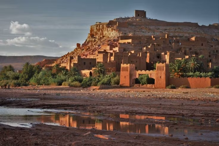 Di sản Thế giới được UNESCO công nhận. Ait-Ben-Haddou Ksar được UNESCO ghi danh Di sản Thế giới năm 1987 nhờ giá trị kiến trúc đất nện tiêu biểu của miền Nam Morocco. Ảnh: Pinterest.