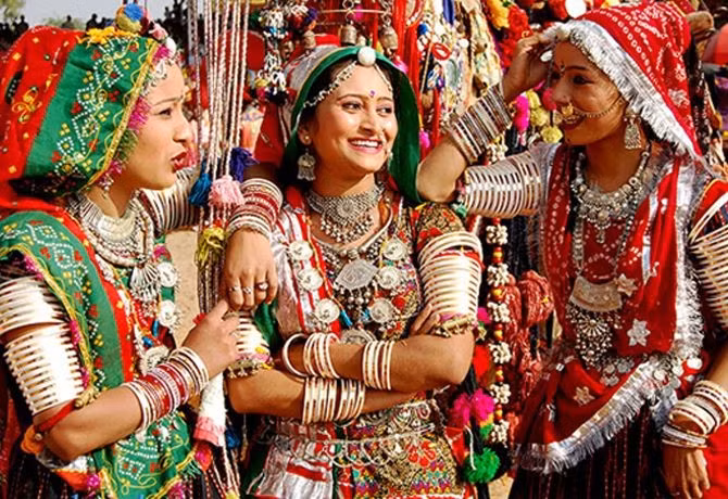 Một cộng đồng bản địa lâu đời. Người Bhil được xem là một trong những nhóm cư dân bản địa cổ xưa nhất tại Ấn Độ, với lịch sử kéo dài hàng nghìn năm. Ảnh: Pinterest.