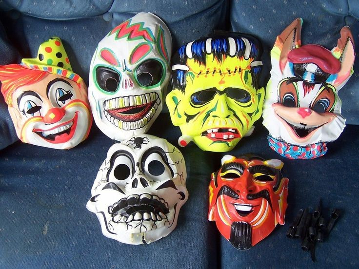 Mặt nạ Halloween hiện đại – di sản của nỗi sợ cổ xưa. Ngày nay, từ những chiếc mặt nạ ma quỷ rùng rợn đến hình tượng nhân vật điện ảnh, tất cả đều là phiên bản hiện đại của nghi thức cổ đại. Ẩn sau lớp nhựa và sơn màu vẫn là thông điệp nguyên thủy: con người khoác lên nỗi sợ để chế ngự bóng tối trong đêm giao mùa huyền bí. Ảnh: Pinterest.