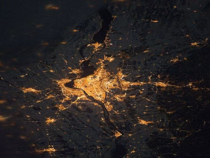 Song song đó, tàu Space Weather Follow-on (SWFO-L1), do Cơ quan Khí quyển và Đại dương quốc gia Mỹ (NOAA) phụ trách, sẽ đóng vai trò phát hiện sớm những hình thái bất thường của thời tiết không gian. Ảnh: Pinterest.