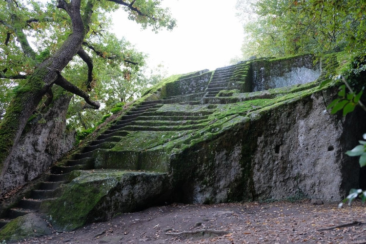 Gợi mở góc nhìn mới về văn minh Etruscan. Kim tự tháp Etruscan cho thấy người Etruscan sở hữu tư duy kiến trúc, tôn giáo và biểu tượng học phức tạp, góp phần định hình nền văn minh Ý trước thời La Mã. Ảnh: heritagedaily.com.