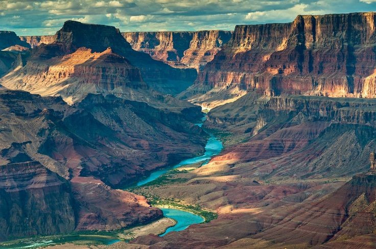 Khu vực này là nơi sinh sống của người da đỏ bản địa. Bộ tộc Havasupai, Hopi và Navajo đã cư trú ở đây hàng ngàn năm. Ảnh: Pinterest.