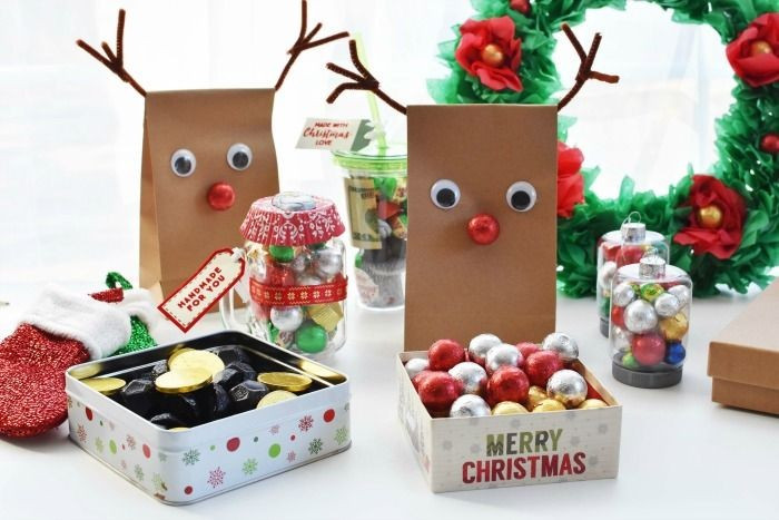 Sự hòa trộn văn hóa trong phong tục tặng quà ngày nay. Giáng sinh được nhiều quốc gia không theo Kitô giáo đón nhận, khiến việc tặng quà trở thành phong tục mang tính toàn cầu với những biến đổi theo từng vùng văn hóa. Ảnh: Pinterest.