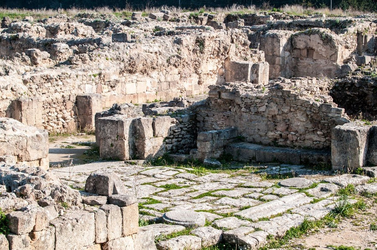 Thần Baal được tôn thờ ở đây. Ugarit là trung tâm tôn giáo lớn của tín ngưỡng Baal – vị thần bão và sấm sét. Ảnh: Pinterest. Thần Baal được tôn thờ ở đây. Ugarit là trung tâm tôn giáo lớn của tín ngưỡng Baal – vị thần bão và sấm sét. Ảnh: Pinterest.