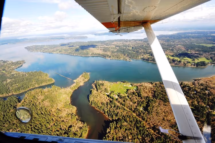 Dấu vết của cư dân cổ Polynesia. Các nhà khảo cổ đã tìm thấy dấu tích cho thấy người Polynesia từng sinh sống trên đảo từ nhiều thế kỷ trước. Tuy nhiên, họ đã rời đi, có thể do tài nguyên hạn chế và điều kiện sống khó khăn. Ảnh: Flickr.