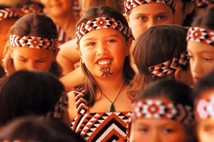 Họ tự gọi mình là “tangata whenua”. Ý nghĩa là “người của vùng đất”, phản ánh sự gắn bó thiêng liêng với thiên nhiên. Ảnh: Pinterest.