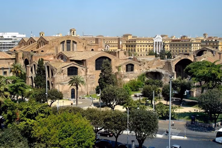 Tàn tích của chúng vẫn còn tại Rome và nhiều nơi khác. Nhà tắm Caracalla hay nhà tắm Diocletian là minh chứng cho sự phát triển vượt bậc của xã hội La Mã. Ảnh: Pinterest.