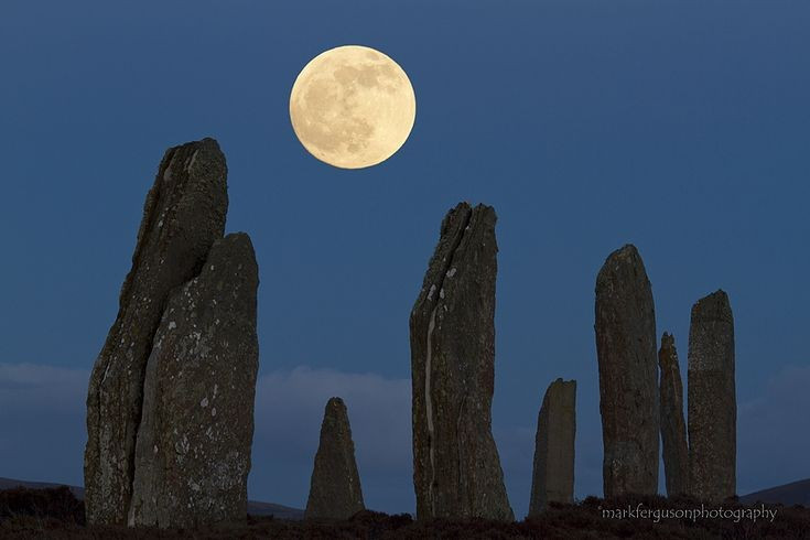 Di sản Thế giới được UNESCO công nhận. Từ năm 1999, Brodgar cùng các di tích lân cận được UNESCO công nhận là Di sản thế giới, trở thành biểu tượng thiêng liêng của văn minh đồ đá mới ở Bắc Âu. Ảnh: Pinterest.