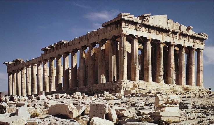 Được xây dựng để tôn vinh nữ thần Athena. Đền Parthenon tọa lạc trên đồi Acropolis ở Athens, được khởi công năm 447 TCN dưới thời Pericles nhằm thờ Athena Parthenos – vị thần bảo hộ thành phố. Ngôi đền thể hiện quyền lực, sự giàu có và khát vọng văn hóa của Athens thời kỳ hoàng kim. Ảnh: Pinterest.
