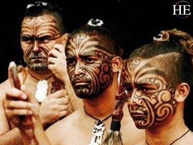 Nghệ thuật xăm mặt moko đặc trưng. Hình xăm thể hiện thân phận, danh dự và truyền thống gia tộc của người Maori. Ảnh: Pinterest.