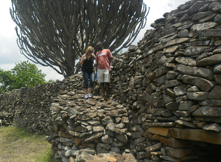 Minh chứng cho xã hội sơ khai. Thimlich Ohinga phản ánh sự chuyển đổi từ xã hội du mục sang định cư, có tổ chức và biết bảo vệ cộng đồng. Ảnh: tripadvisor.com.