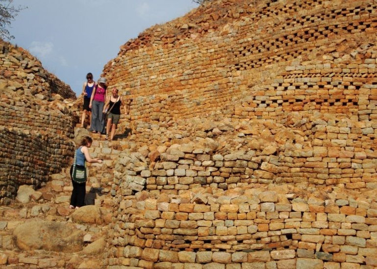 Được UNESCO công nhận Di sản Thế giới. Từ năm 1986, Khami được UNESCO công nhận Di sản Thế giới giá trị văn hóa và kỹ thuật xây dựng độc đáo. Ảnh: zimbabwetourism.net.