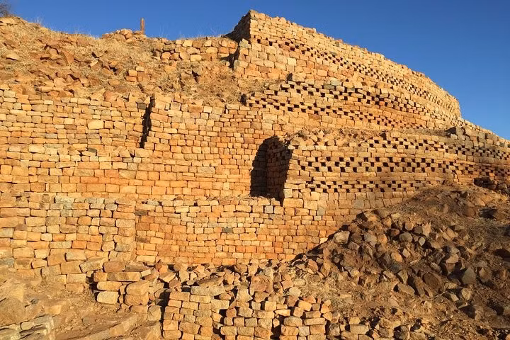 Là biểu tượng tự hào dân tộc Zimbabwe. Khami phản ánh sự sáng tạo và bản sắc của các nền văn minh châu Phi tiền thuộc địa. Ảnh: tripadvisor.com.