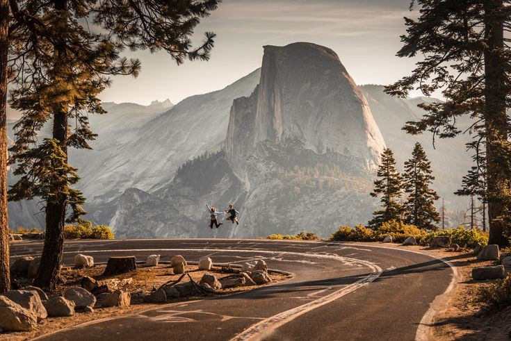 Được hình thành bởi băng hà cổ đại. Dòng băng hàng nghìn năm đã tạo nên cảnh quan thung lũng granite đặc trưng của vườn quốc gia này. Ảnh: Pinterest.