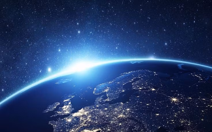 Trong tháng 7 và đầu tháng 8 năm 2025, vào các ngày 9/7, 22/7 và 5/8, Trái Đất sẽ quay nhanh hơn bình thường do Mặt Trăng ở gần, làm các ngày ngắn đi từ 1,3 đến 1,51 mili giây.