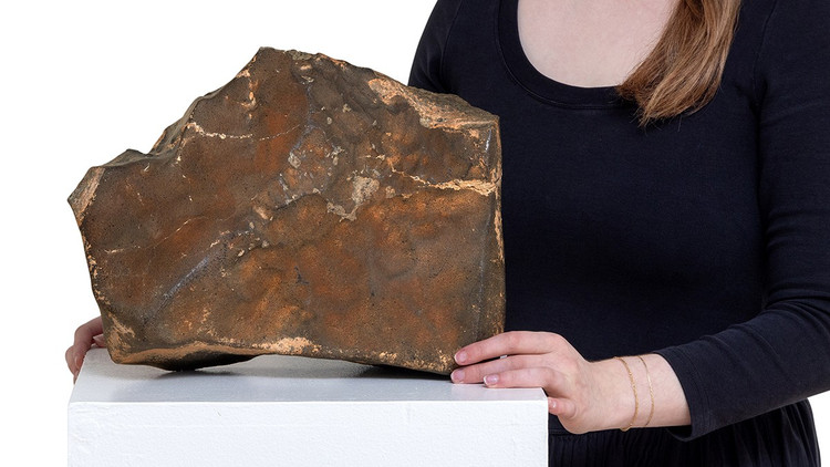 Chỉ khoảng 400 trong tổng số hơn 77.000 thiên thạch trên Trái Đất được xác nhận có nguồn gốc từ Sao Hỏa, theo dữ liệu từ Sotheby’s. Ảnh: robbreport.com.