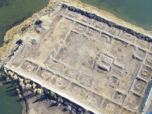 Được xây dựng vào thế kỷ 8. Xác định niên đại cho thấy pháo đài được xây vào thời Hãn quốc Duy Ngô Nhĩ. Ảnh: Pinterest.