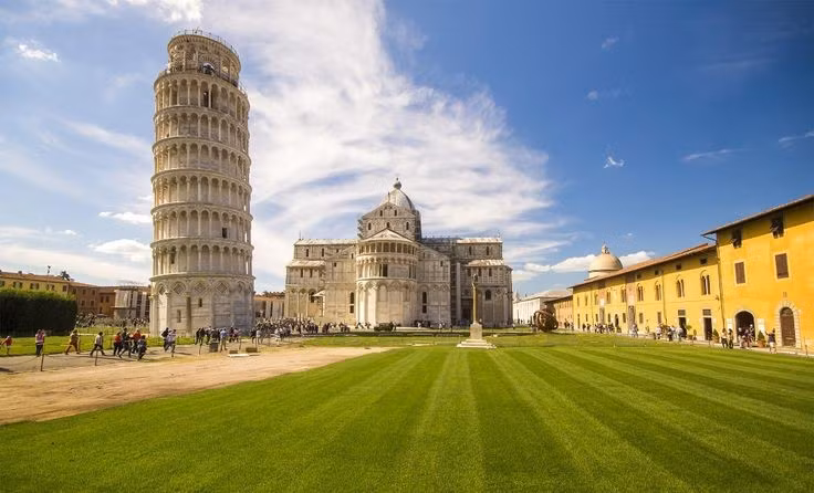 Galileo từng làm thí nghiệm tại đây. Theo giai thoại, nhà khoa học Galileo Galilei đã thả hai quả cầu từ tháp để chứng minh quy luật rơi tự do. Ảnh: Pinterest.