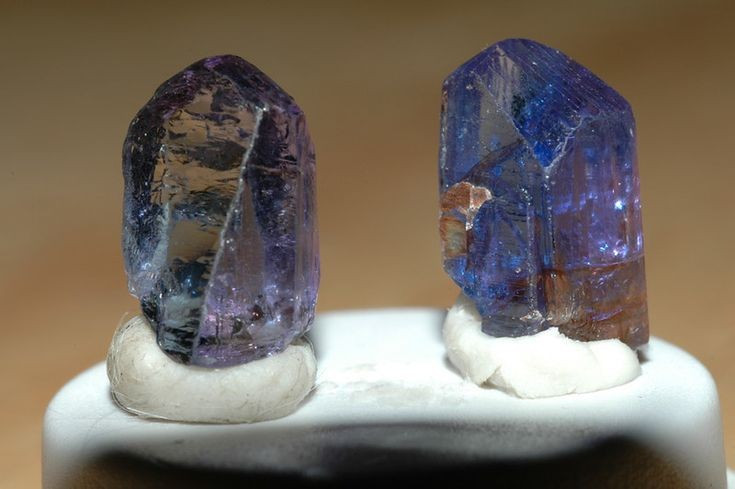 8. Có thể cạn kiệt trong vài chục năm tới. Do trữ lượng Tanzanite rất hạn chế, các chuyên gia ước tính mỏ này có thể cạn kiệt hoàn toàn trong vòng vài thập kỷ tới. Ảnh: Pinterest.