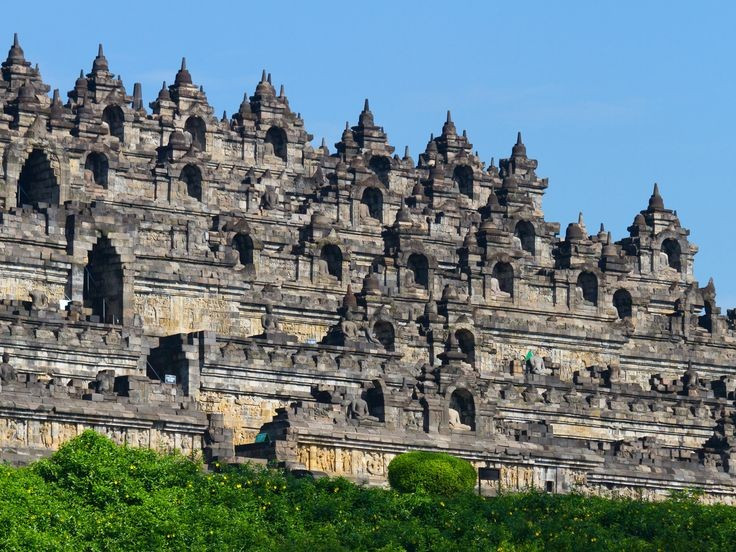 7. Được UNESCO công nhận là Di sản Thế giới. Năm 1991, Borobudur chính thức được UNESCO đưa vào danh sách Di sản Văn hóa Thế giới nhờ giá trị kiến trúc và tâm linh đặc biệt. Ảnh: Pinterest.