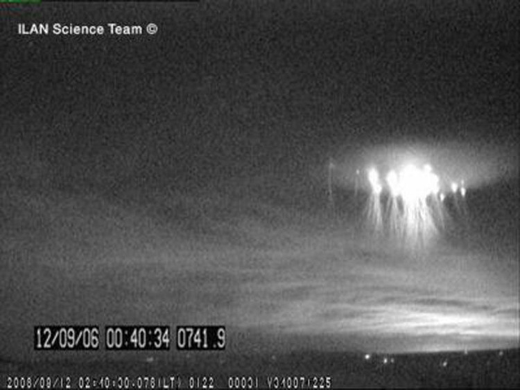 7. Được NASA và ESA nghiên cứu kỹ lưỡng. Những vệ tinh quan sát của NASA và Cơ quan Vũ trụ châu Âu đã ghi lại hàng ngàn sự kiện TLE để nghiên cứu tương tác giữa tầng khí quyển và điện trường. Ảnh: Pinterest.