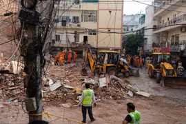 Hiện trường vụ sập nhà ở Ấn Độ, nhiều người thiệt mạng