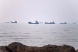 Thỏa thuận tiềm năng Iran - Oman cấm tàu quân sự đi qua eo biển Hormuz?
