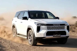 Toyota Fortuner 2027 có gì để cạnh tranh "ngôi vương" với Ford Everest?